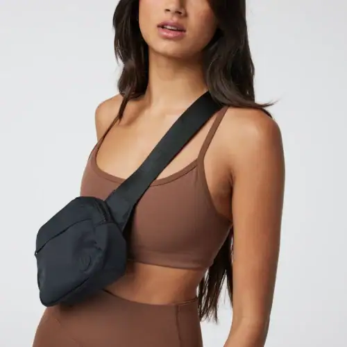 Vuori : all around hip pack