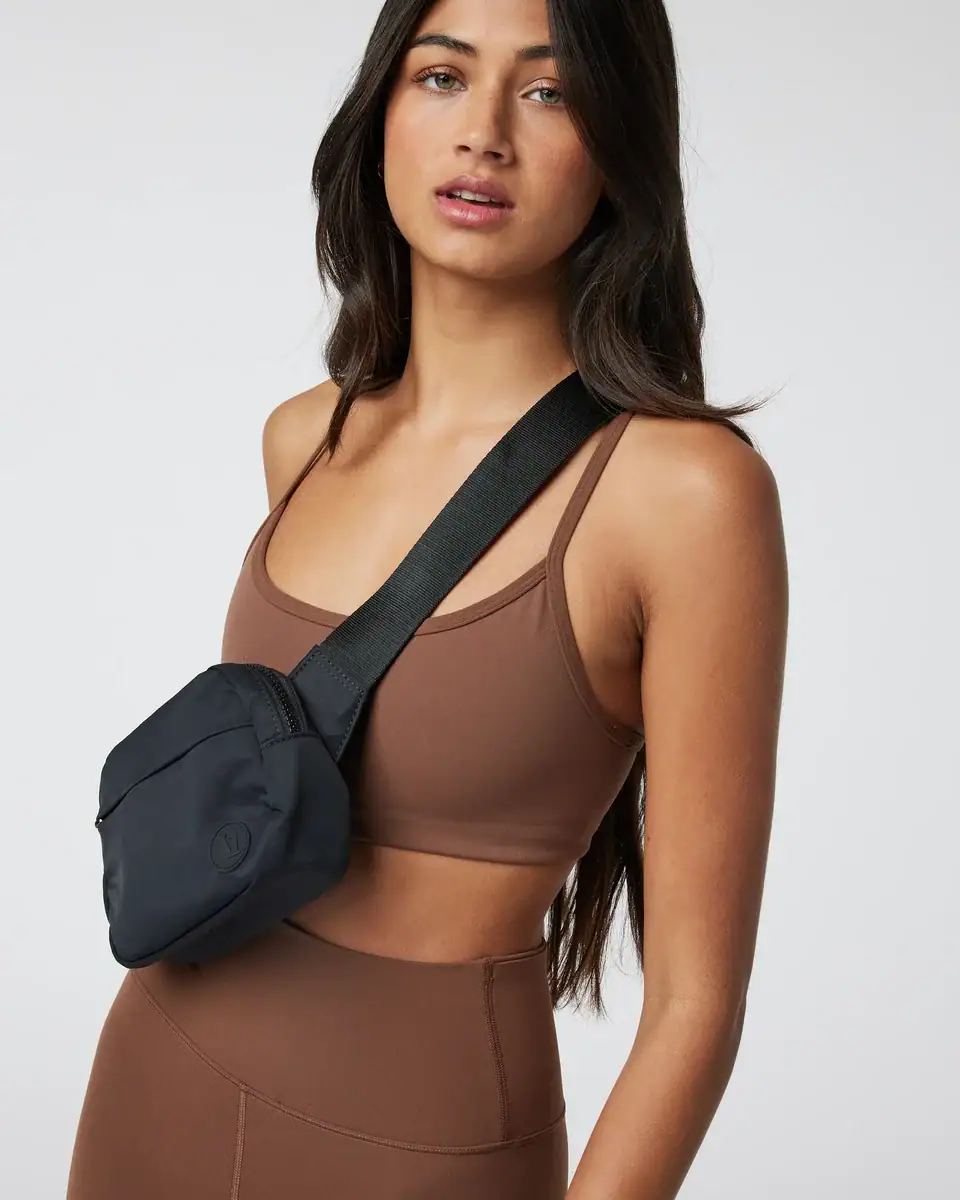 Vuori : all around hip pack