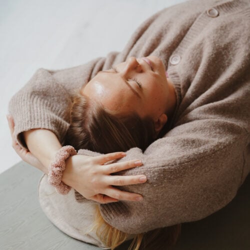 Late night Yin + yoga nidra / maaliskuu