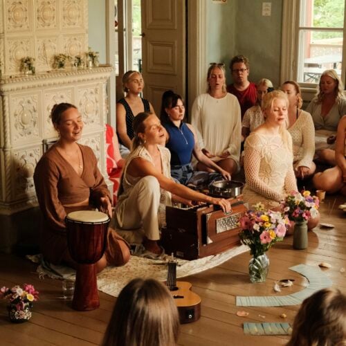 Mantrapiiri / Kirtan